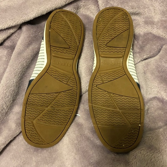 Sperry Boat Shoes - Picture 4 of 5